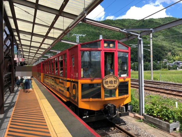京都嵐山のトロッコ列車に２歳の子供連れで乗ってきたので感想を書きます